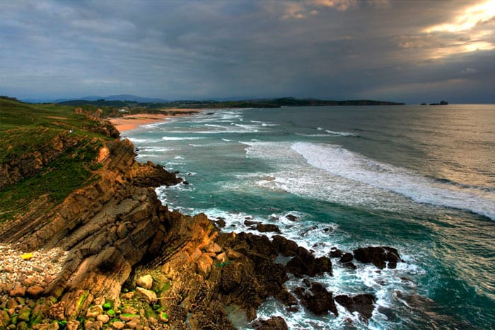 Cantabria entre el mar y la montaña — España