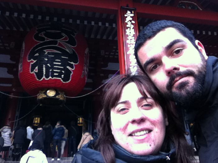 Ruth y yo en la entrada del templo Shensho-Ji — Tokyo, Japón