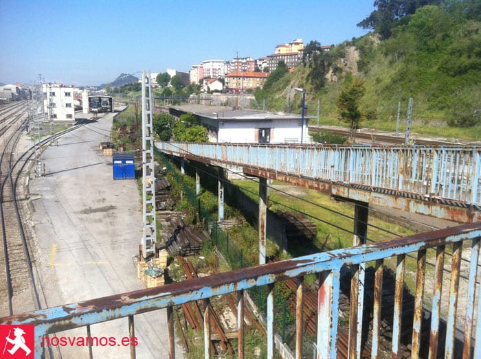 Vista de la Pasarela desde el final por la Calle Castilla — Santander, España