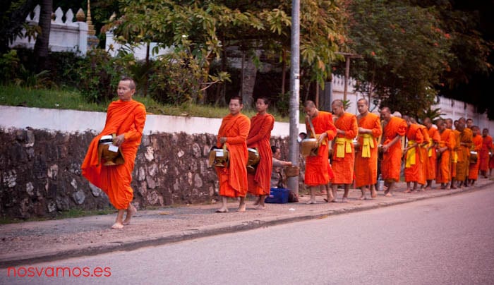 monjes-luang-prabang-tak-bat-6 — Luang Prabang, Laos