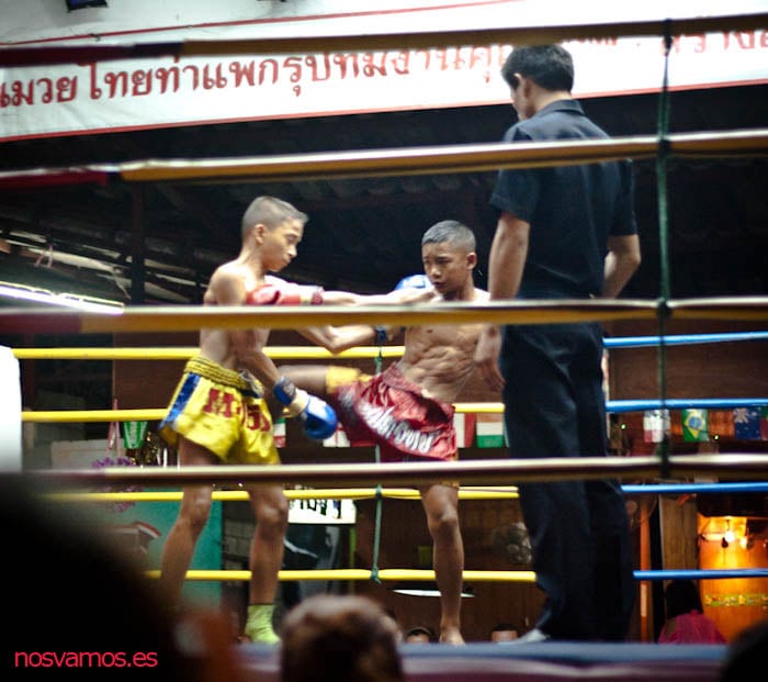 Primer combate con los luchadores más jóvenes — Chiang Mai, Tailandia