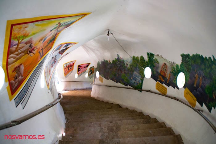 Interior del dragón — Kanchanaburi, Tailandia