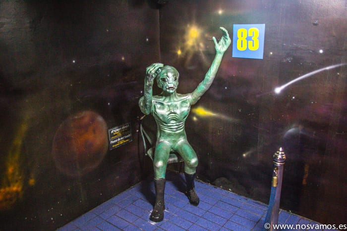 Por las escaleras tienes una compañía muy especial — Bangkok, Tailandia