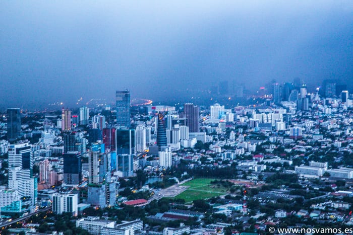 Vistas de Bangkok desde el piso 84 de la Baiyoke Tower