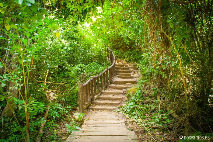 En los primeros niveles el camino se sigue fácilmente — Kanchanaburi, Tailandia