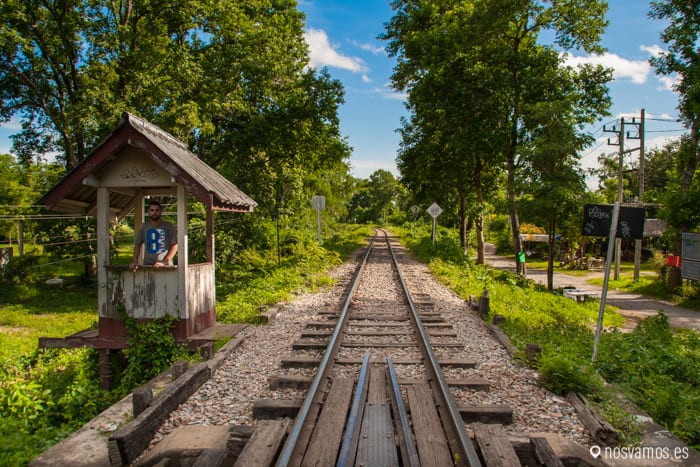 Puente sobre el Río Kwai — Kanchanaburi, Tailandia