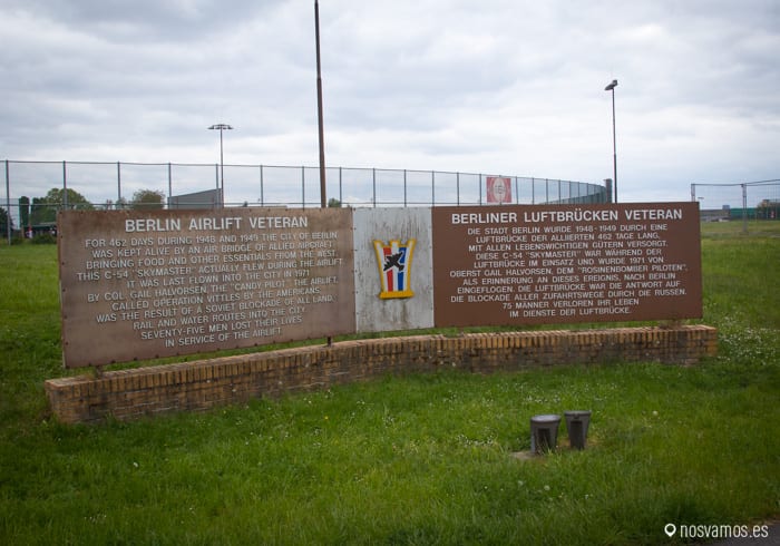 Entrada al Tempelhofer Feld — Berlín, Alemania
