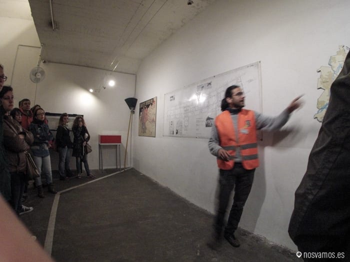 Dentro del bunker en plena esplicación — Berlín, Alemania