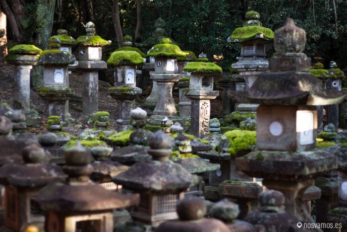 Faroles — Nara, Japón