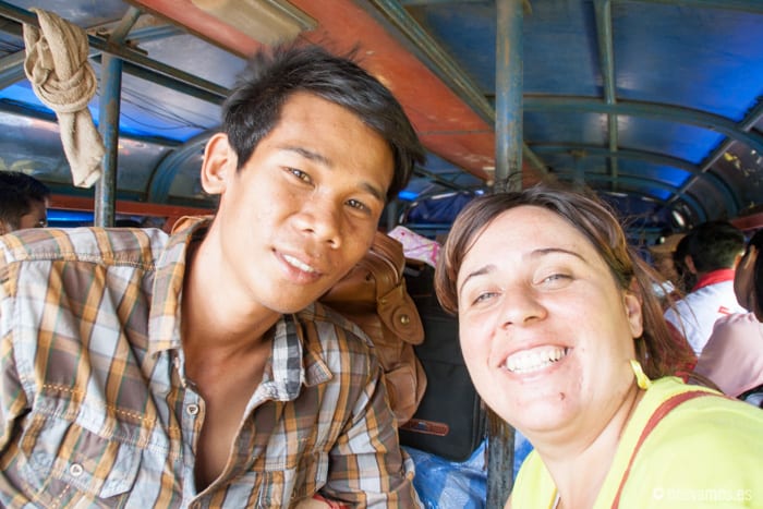 Ruth y su nuevo amigo Phonekeo. Muy majete, quería practicar su inglés — 4000 islas, Laos