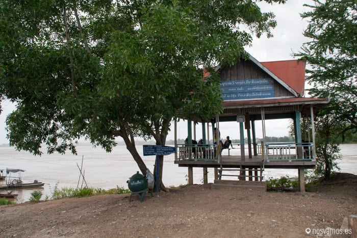 Embarcadero para cruzar a Don Khong — 4000 islas, Laos