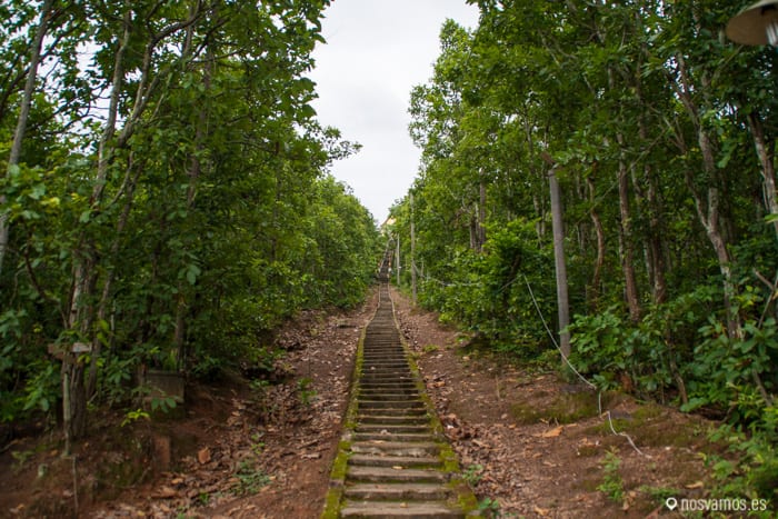 353 escaleras ... — Pai, Tailandia