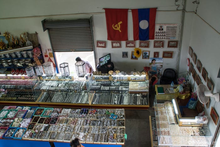 Tientas dentro del Arco del triunfo © Juanjo Cacho — Vientiane, Laos
