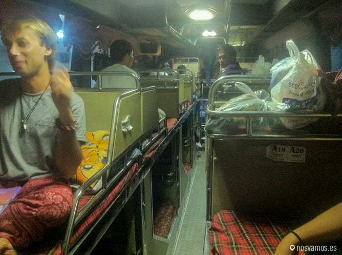 Nuestro bus sleeper desde Vientiane a Pakse