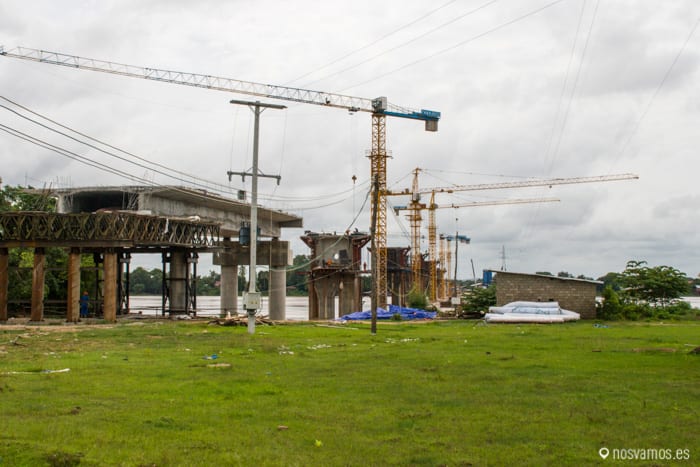 Un nuevo acceso permitirá a vehículos pesados legar a la isla — 4000 islas, Laos