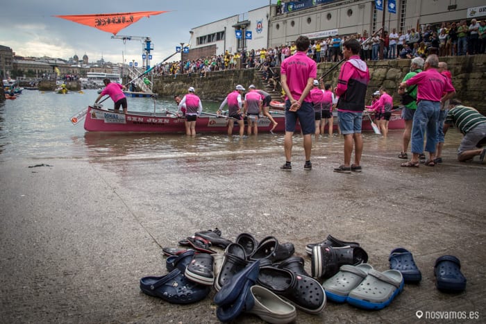 San Juan se descalza y embarca — San Sebastián, España