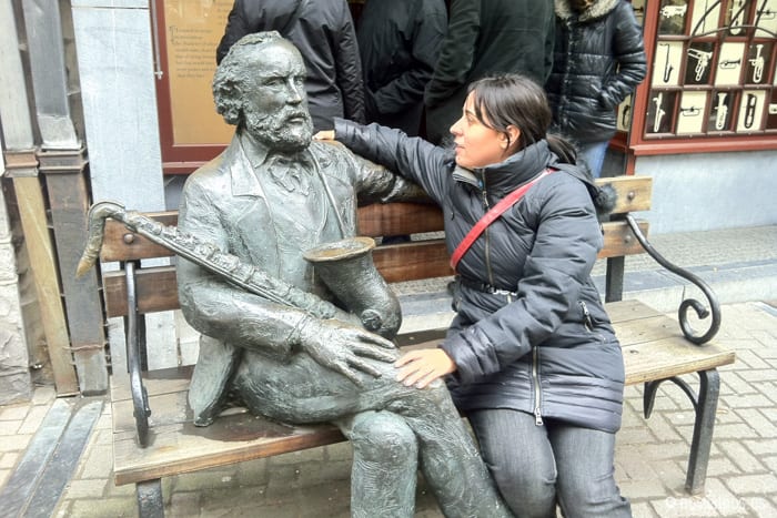 Ruth con Adolph Sax — Dinant, Bélgica