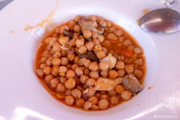 Garbanzos con setas — España