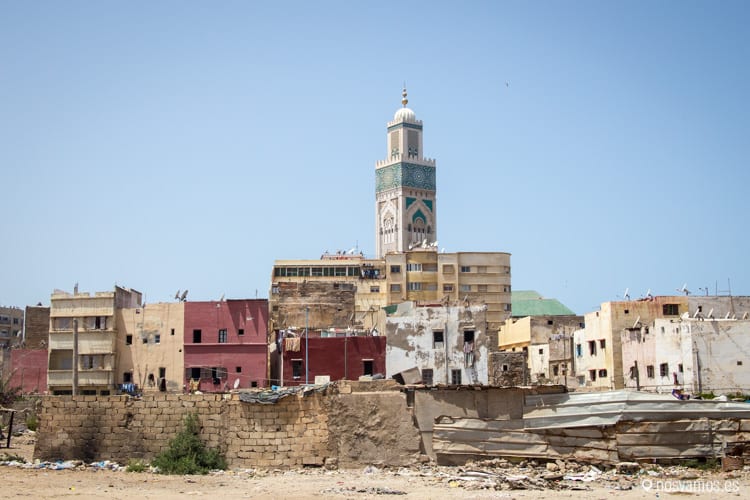 La Mezquita de Hassan II se situa al lado de una zona históricamente pobre de Casablanca