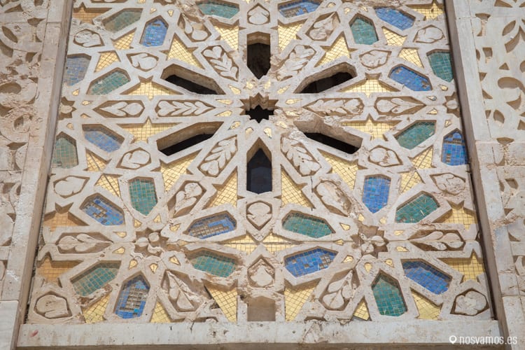 Todo el edificio está cubierto de mosaicos — Casablanca, Marruecos