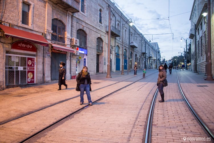 La línea verde en Jerusalén pasa por la línea del Tranvía, Ruth está en Israel y nuestra amiga Estela está en Palestina