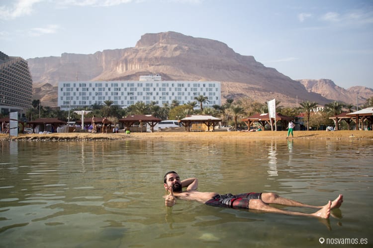 Juanjo dándose un chapuzón — Palestina