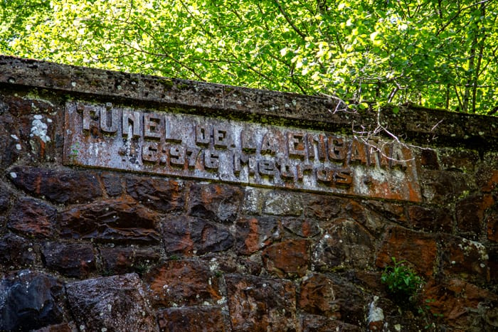 Cartel del túnel de la Engaña — Cantabria, España