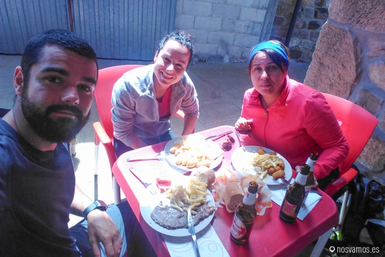 Cogiendo fuerzas en Cicera — Camino Lebaniego, España