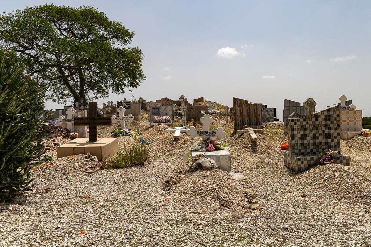 Cementerio de la isla, compartido entre cristianos y musulmanes