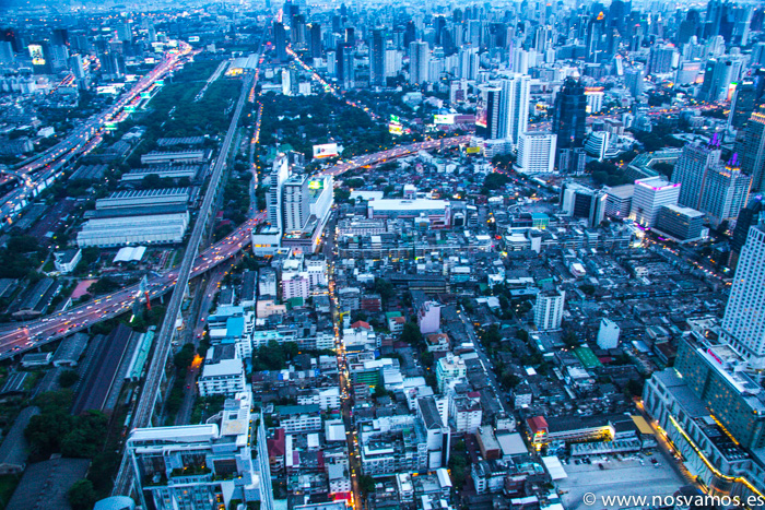 Vistas de Bangkok desde el piso 84 de la Baiyoke Tower
